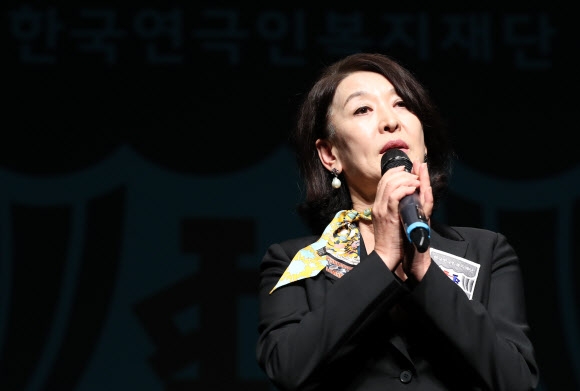 윤석화 한국연극인복지재단 이사장 연합뉴스