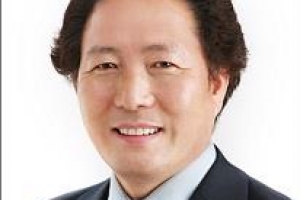 [기고] “바람 속 촛불 되지 않도록  정부, 시민사회 의지 흡수 헌법 등 구조적 개혁 나서야”/임채원 경희대 미래문명원 교수