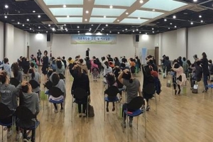 청소년 허리 쫙 펴야 건강한 미래 쫙 편다