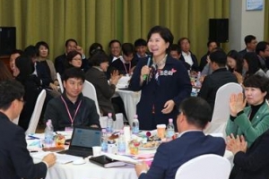 계급장 떼고 캐주얼 차림으로 ‘난장 토론회’ 연 서초