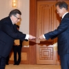 [서울포토] 주한우크라이나대사 신임장 받는 문재인 대통령
