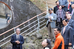 영동군 노근리학살현장 방문한 미국 목회자들