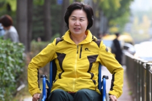 [서울신문 보도 그후] 릴레이 휠체어 체험… 국회의원님들께 제안합니다
