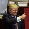 트럼프 대통령 국회연설 이모저모···여골퍼 얘기땐 ‘함박웃음’, 북한 비판엔 ‘숙연’