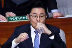 “전병헌 정무수석, 15일 전후 검찰 소환 조사···증거 확보”