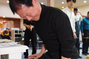 으랏차차~ 체력측정받는 학교보안관