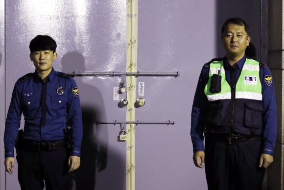 1주일 더 지켜야 하는 수능 문답지