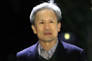 민주당 “김관진 석방, 안이한 결정…MB 수사도 흔들림 없어야”