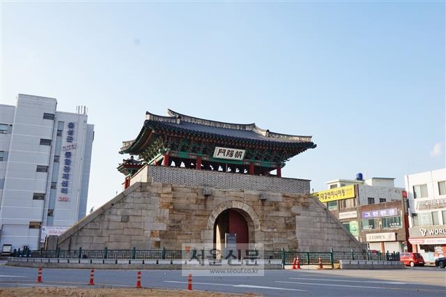 홍주읍성의 서문인 조양문.