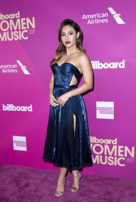 여배우 프란시아 라이사가 30일(현지시간) 미국 캘리포니아주 로스앤젤레스에서 열린 ‘Billboard Women’ 음악 행사에 도착해 포즈를 취하고 있다. AFP 연합뉴스