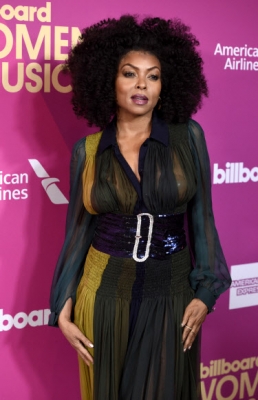 타라지 P. 헨슨이 30일(현지시간) 미국 캘리포니아주 로스앤젤레스에서 열린 ‘Billboard Women’ 음악 행사에 도착해 포즈를 취하고 있다. AP 연합뉴스