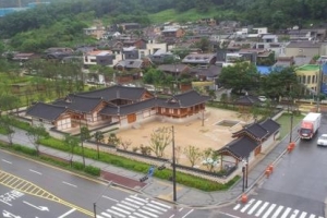 강남 못골 한옥 어린이도서관… 고즈넉한 처마밑에 낭만 한줄