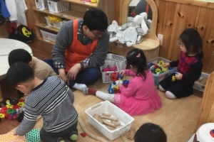 근무시간 긴 맞벌이 가정, 자녀 정신건강에도 안 좋다