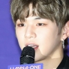 강다니엘 측 “심한 어지럼증+고열로 병원行, 스케줄 취소”