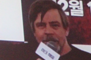 마크 해밀 “하늘에 있는 캐리도 작품 즐기기를 바랄 것”