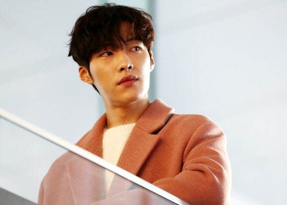 우도환, ’매드독’으로 존재감 각인