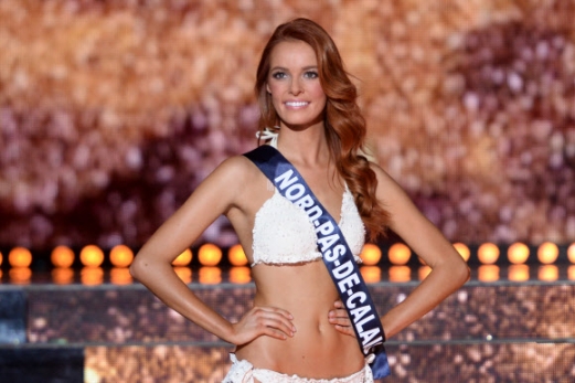 16일(현지시각) 프랑스 샤토루에서 ‘미스 프랑스 2018 미인대회(Miss France 2018 pageant)’가 열렸다. 이날 대회에서 프랑스 북부 노르파드칼레(Nord-Pas-de-Calais)의 대표 마에바 쿠크(Maeva Coucke)가 왕관을 차지했다. AFP 연합뉴스