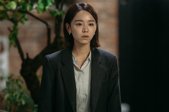 KBS 2TV 주말드라마 ‘황금빛 내 인생’에서 첫 주연을 맡은 신혜선은 막장 요소에도 불구하고 현실감 넘치는 연기로 시청자들의 공감을 이끌어 냈다.  KBS2 제공