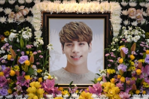 경찰, ‘샤이니’ 종현 스스로 목숨 끊은 것으로 결론