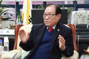 [의정 포커스] “20년 일한 공무원 감시하려면 100배 더 공부해야”