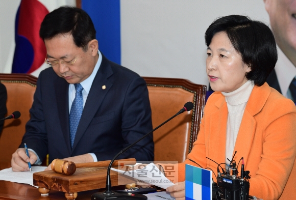 [서울포토] 모두 발언하는 추미애 대표