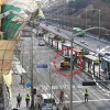 또 크레인 사고… 이번엔 버스 덮쳐 1명 사망·15명 부상
