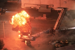 리암 니슨, 이번엔 열차 테러다!…‘커뮤터’ 예고편