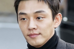 유아인, ‘정려원 수상소감 지적’ 김성준 앵커에 “수상소감은 연극 아냐”