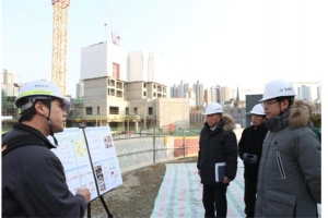 크레인 이상무!…성장현 용산 구청장 새해 행보