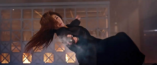 영화 ‘맨헌트’ 예고편의 한 장면.