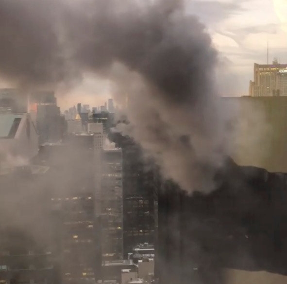 화재가 발생한 뉴욕 맨해튼 트럼프 타워