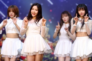 [포토] 오마이걸, ‘비밀정원’ 요정처럼…상큼 발랄 무대