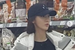 ‘효리네 민박2’ 윤아, 이상순과 마트 포착 ‘눈부신 청순미모’