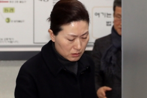[서울포토] 법정 나서는 정매주 미용사