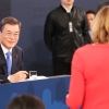 문재인 대통령 신년 기자회견에 외신기자들 “굉장하다”