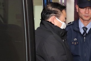 ‘이우현 뇌물제공’ 업자 “강요·협박 가까운 요구로 준 것”