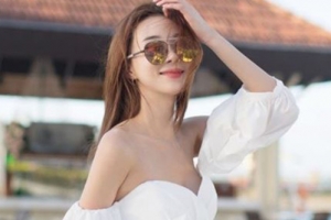 이유애린, S라인 몸매 드러내는 의상 입고 ‘당당한 포즈’