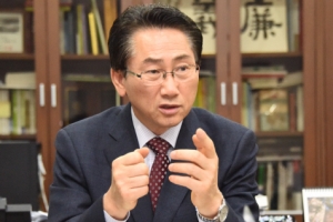 [자치단체장 25시] “5대궁과 어울리게… 상품 아닌 작품 품은 명품종로 지향”