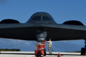 미군 B2 3대 괌 전진 배치, 남북회담 직전 배치 추가