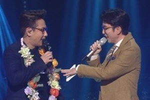 윤종신 ‘유희열의 스케치북’ 출연, 금의환향 꽃목걸이 선물 포착