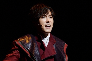 신화 김동완, “집 앞 찾아오는 팬...지역 주민 피해 야기” 호소