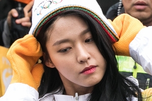 설현 성화봉송, 찬미-지민과 사당역 등장 ‘모자가 너무 커요’