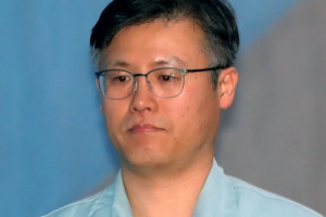 朴 재판 나온 정호성 “최순실 농단 상상 못해”