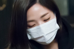 ‘로봇이 아니야’ 채수빈, 마스크X장갑 완전무장 “유승호만의 우렁각시”