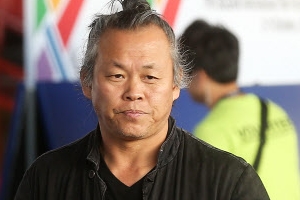 ‘촬영 중 여배우 뺨 때린’ 김기덕 감독 벌금 500만원