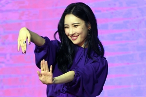 [현장영상] 선미가 가장 좋아하는 춤은?…‘주인공’ 포인트 안무 시범