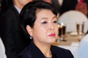 검찰 “김윤옥 여사 조사 계속 시도할 것…진전은 없어”