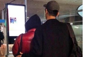 배우 송중기♥송혜교, 프랑스 동반 출국 모습 포착...‘다정한 신혼’