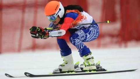 바네사 메이가 지난 2014년 소치동계올림픽 알파인 스키 대회전 종목에 출전하고 있다. BBC 홈페이지 캡처