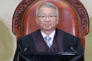 양승태 대법원, 靑 문의 받고 원세훈 재판부 동향 파악했다